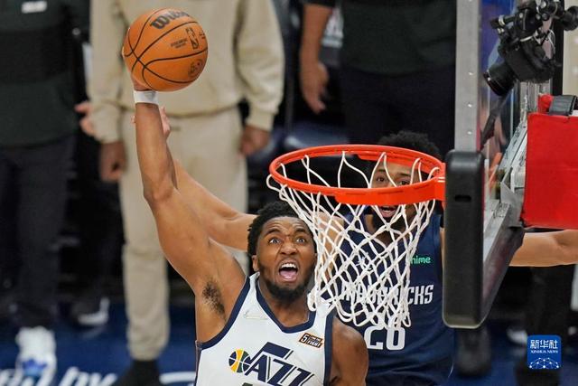 亚冠-C罗梅开二度轰913球 利雅得胜利3-1胜